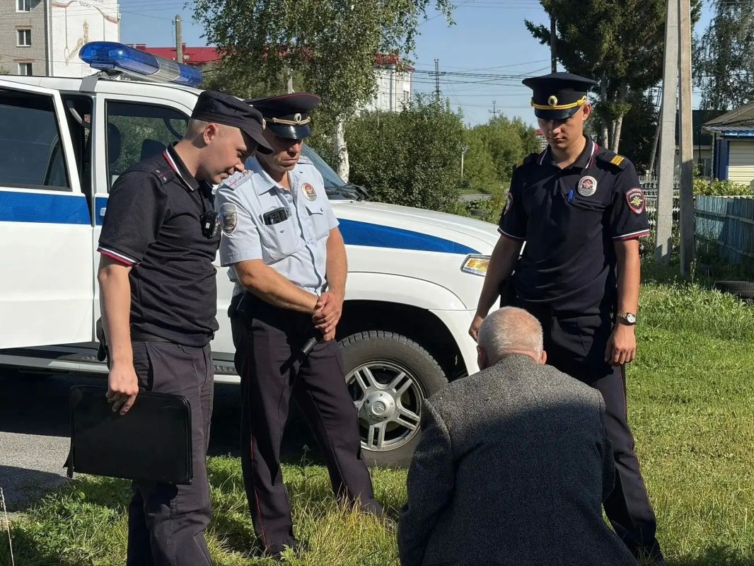 Сегодня в еженедельной рубрике «Кадры служебных будней» расскажем о работе инспектора мобильного взвода ППСП МО МВД РФ «Ишимский», лейтенанта полиции Сегодня в еженедельной рубрике «Кадры служебных будней» расскажем о работе инспектора мобильного взвода ППСП МО МВД РФ «Ишимский», лейтенанта полиции