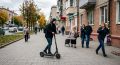 Крупные штрафы за нарушения для самокатчиков поддерживают тюменцы