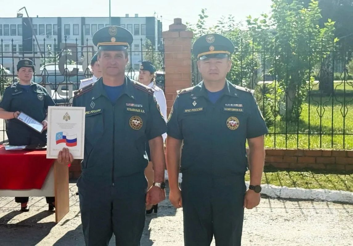 В Тюмени отметили отличившихся сотрудников Главного управления МЧС России по Тюменской области В Тюмени отметили отличившихся сотрудников Главного управления МЧС России по Тюменской области