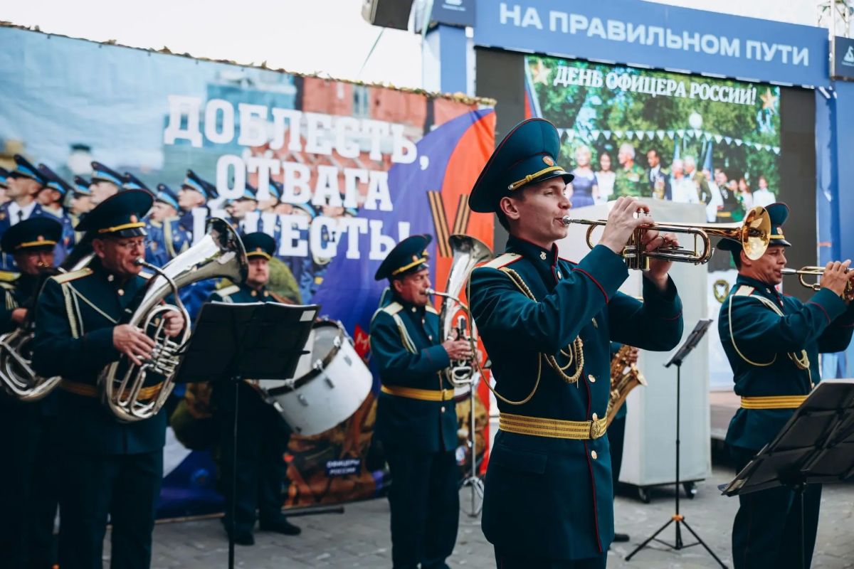 Максим Афанасьев: Традиция офицерского вальса хорошо знакома старшему поколению Максим Афанасьев: Традиция офицерского вальса хорошо знакома старшему поколению