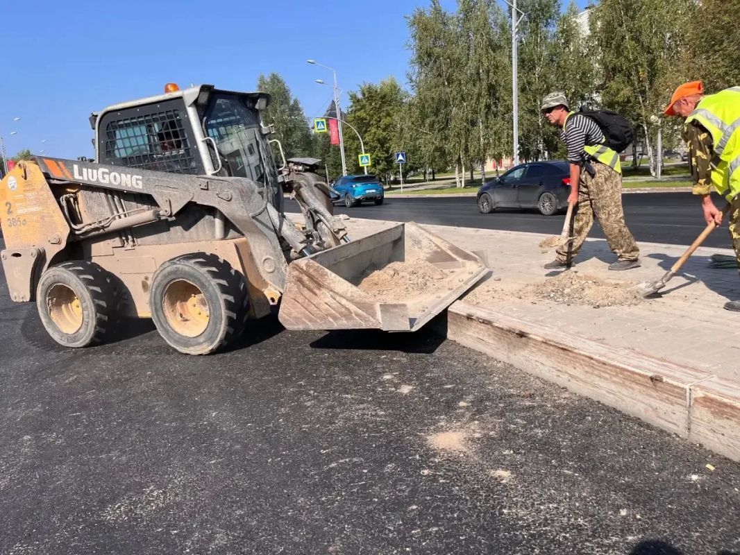 Городские службы делают всё, чтобы Тобольск встретил тысячи гостей уютом, чистотой и порядком Городские службы делают всё, чтобы Тобольск встретил тысячи гостей уютом, чистотой и порядком
