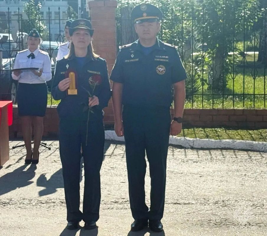 В Тюмени отметили отличившихся сотрудников Главного управления МЧС России по Тюменской области В Тюмени отметили отличившихся сотрудников Главного управления МЧС России по Тюменской области