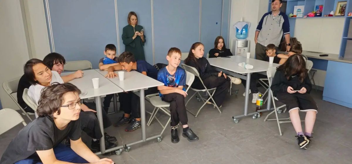 В Региональном центре «Семья» прошло патриотическое занятие ко Дню российского флага В Региональном центре «Семья» прошло патриотическое занятие ко Дню российского флага
