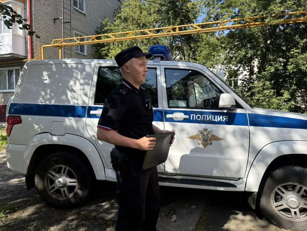 Сегодня в еженедельной рубрике «Кадры служебных будней» расскажем о работе инспектора мобильного взвода ППСП МО МВД РФ «Ишимский», лейтенанта полиции Сегодня в еженедельной рубрике «Кадры служебных будней» расскажем о работе инспектора мобильного взвода ППСП МО МВД РФ «Ишимский», лейтенанта полиции