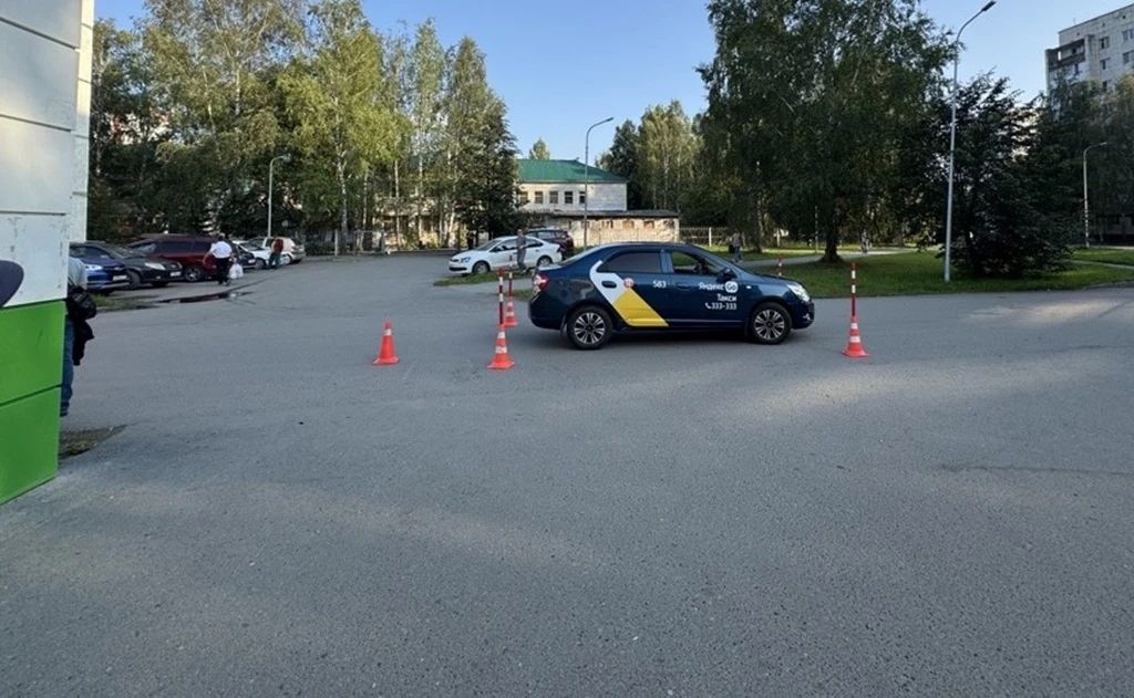 В Тобольске двое 9-летних детей на электросамокате попали в ДТП В Тобольске двое 9-летних детей на электросамокате попали в ДТП