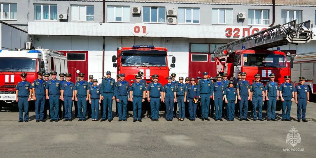 В Тюмени отметили отличившихся сотрудников Главного управления МЧС России по Тюменской области В Тюмени отметили отличившихся сотрудников Главного управления МЧС России по Тюменской области