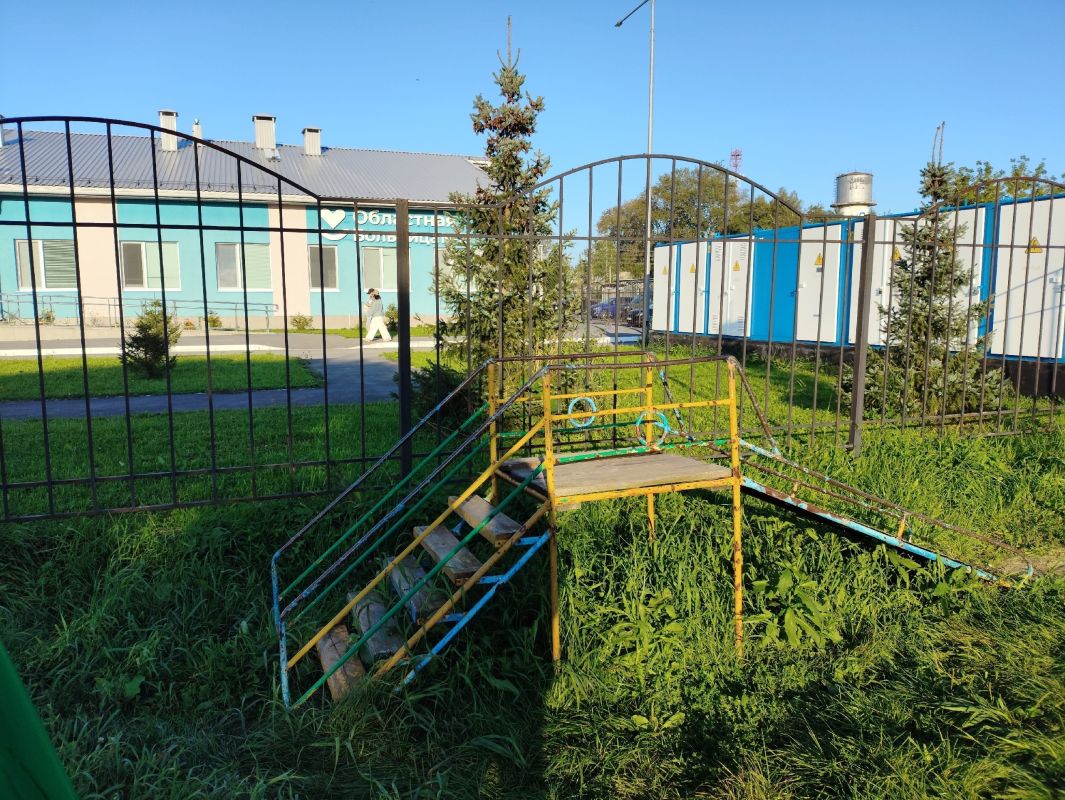 Двор на ул. Школьной, 5 в селе Каскара Двор на ул. Школьной, 5 в селе Каскара