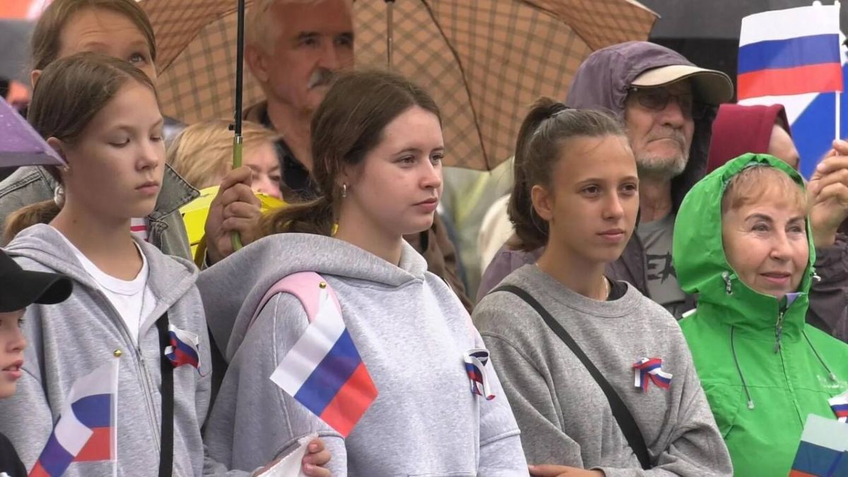 Тюменцы вместе отмечают День государственного флага РФ Тюменцы вместе отмечают День государственного флага РФ