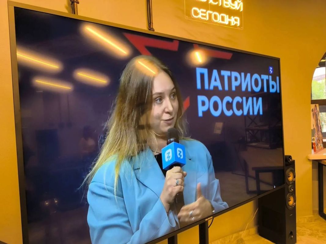 В Тюменской области организовали трансляцию онлайн-встречи федерального форума "Патриоты России" в молодежной резиденции «Башня» В Тюменской области организовали трансляцию онлайн-встречи федерального форума "Патриоты России" в молодежной резиденции «Башня»