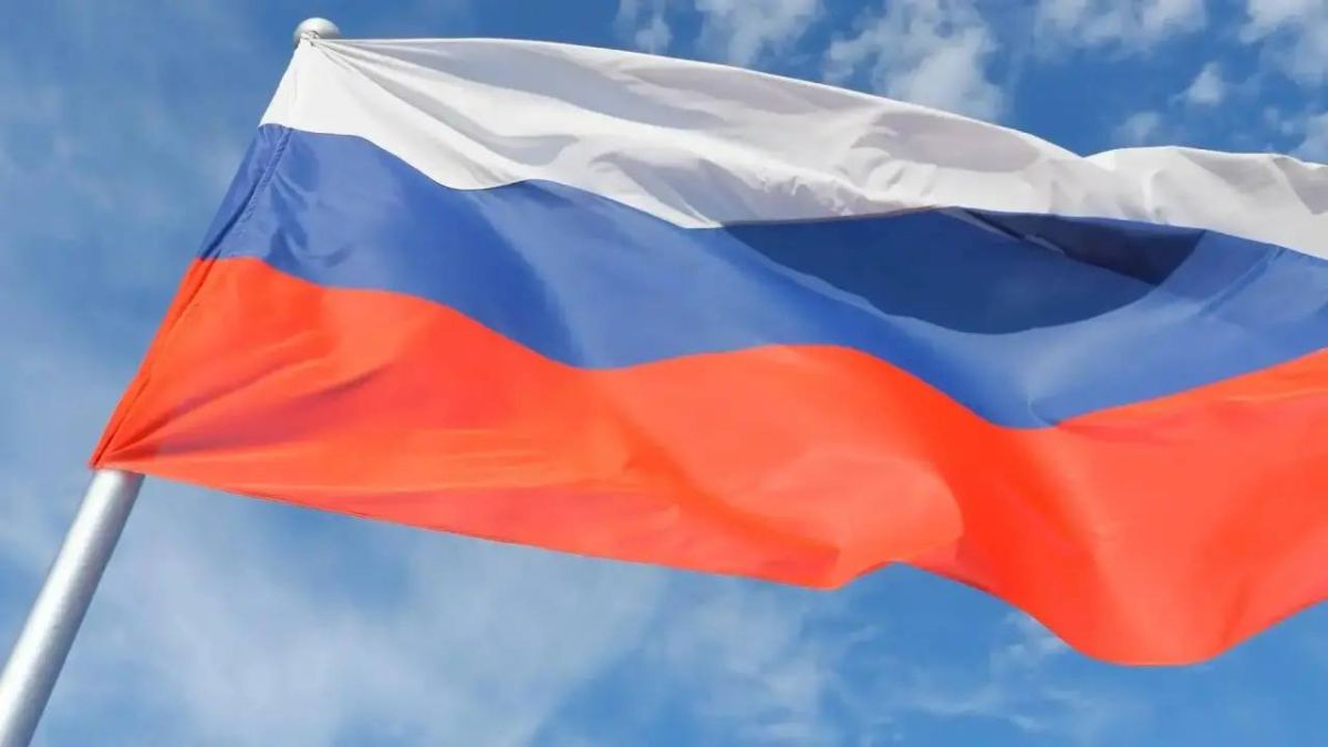 Александр Моор: Дорогие жители Тюменской области! Поздравляю вас с Днём Государственного флага Российской Федерации!