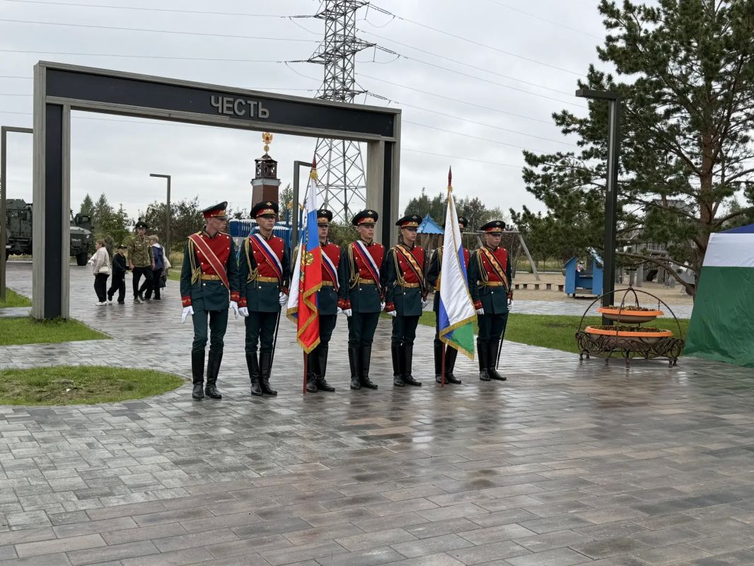 В парке Пограничников проходит праздничный концерт «Под флагом России живу» В парке Пограничников проходит праздничный концерт «Под флагом России живу»