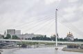 Александр Моор: В День флага в Тюмени есть добрая традиция – водружать триколор на мост Влюблённых