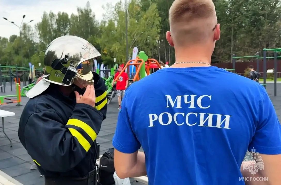 С флагом России - только вперёд! С флагом России - только вперёд!