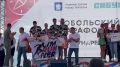 В одиночку — хорошо, а вместе — лучше! На главной сцене — победители командной эстафеты «Экиден»!