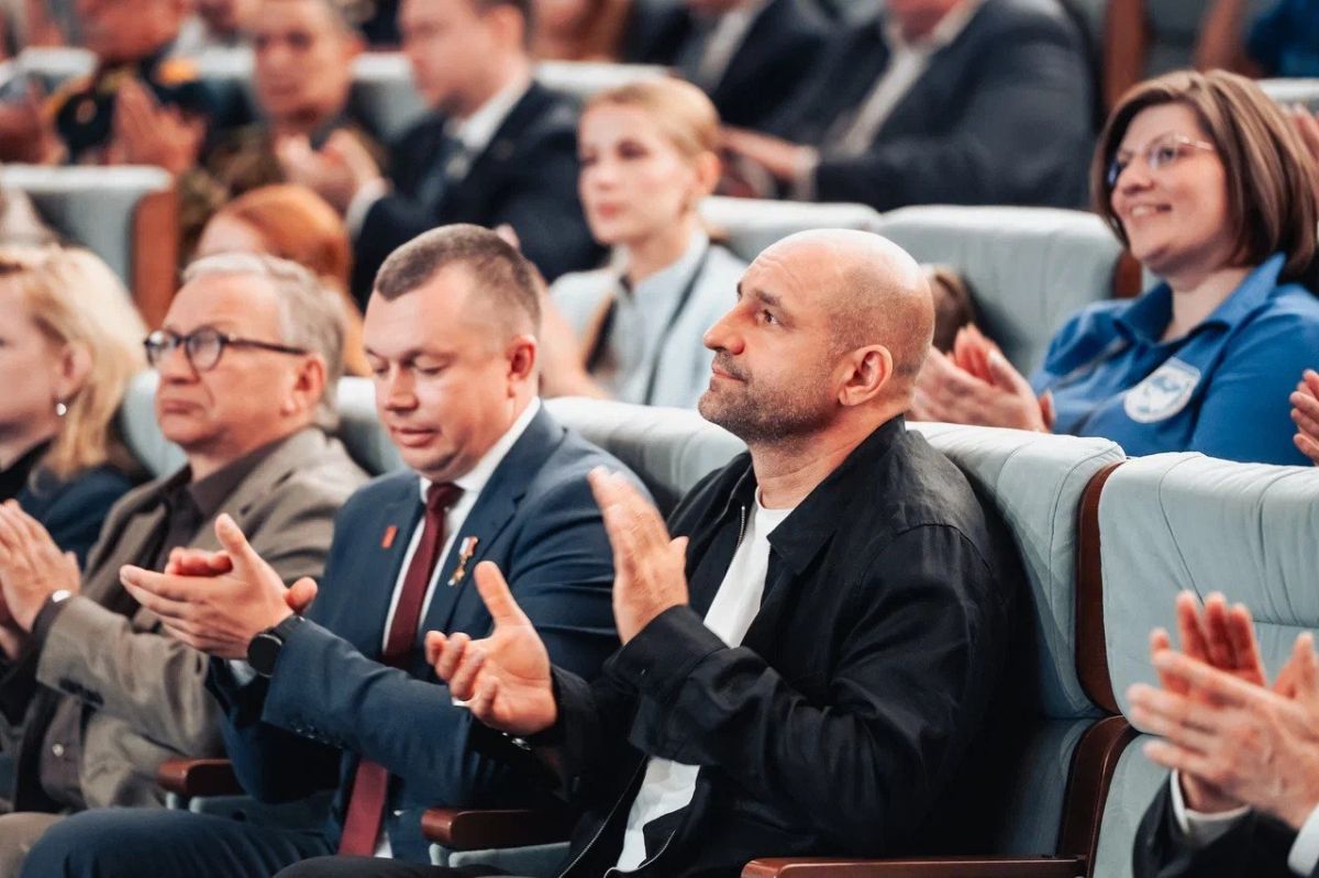 Жители Тюменской области вовлечены в волонтерскую деятельность: систематически оказывают поддержку фронту семьям бойцов, помогают в реабилитации и ресоциализации участников СВО
