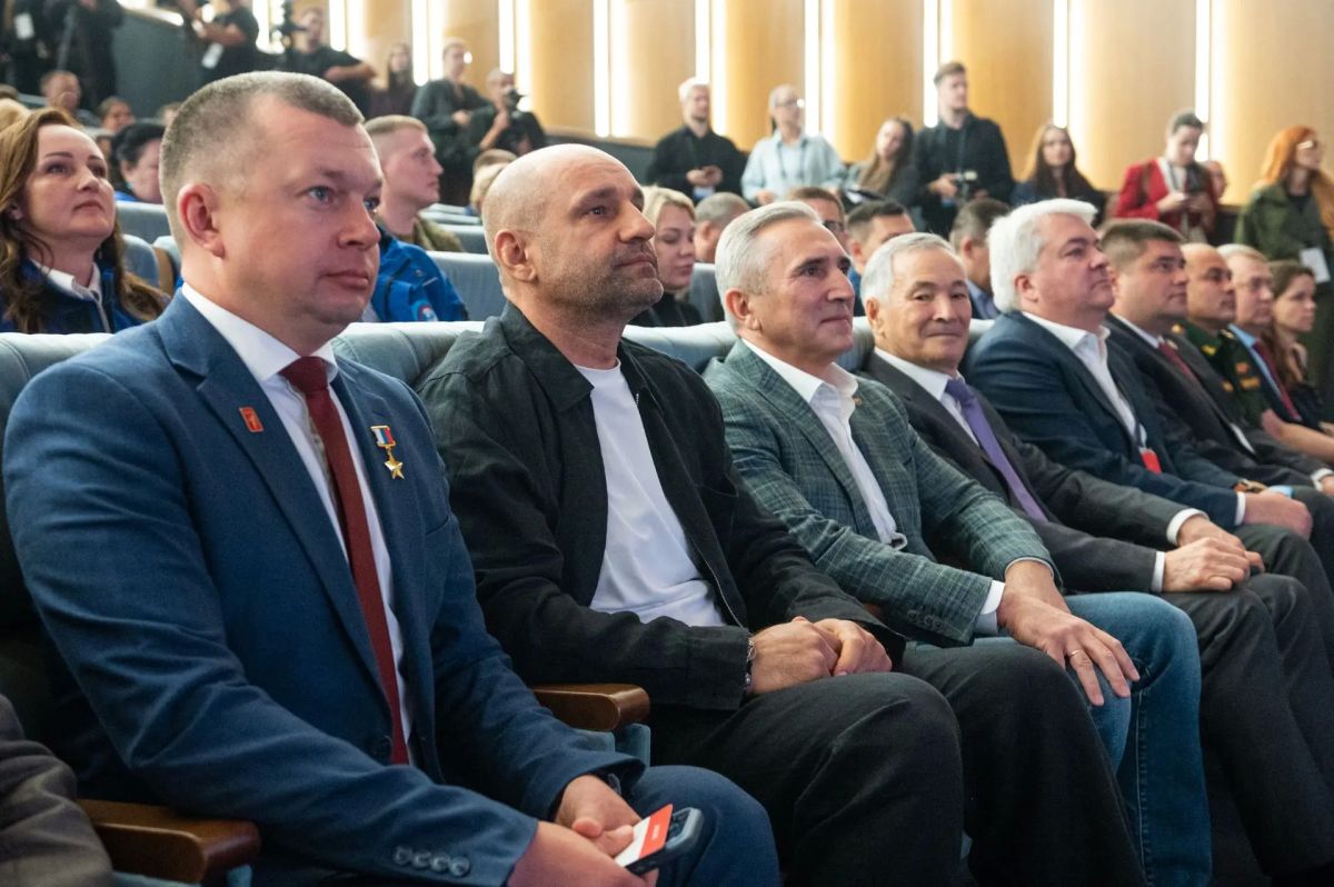 Максим Афанасьев: Сегодня Тюмень — город трудовой доблести — принимает масштабное событие федерального уровня — первый Всероссийский форум «Патриоты России» Максим Афанасьев: Сегодня Тюмень — город трудовой доблести — принимает масштабное событие федерального уровня — первый Всероссийский форум «Патриоты России»