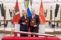 Уральский кузнец создал «Меч Победы» для Музея Победы