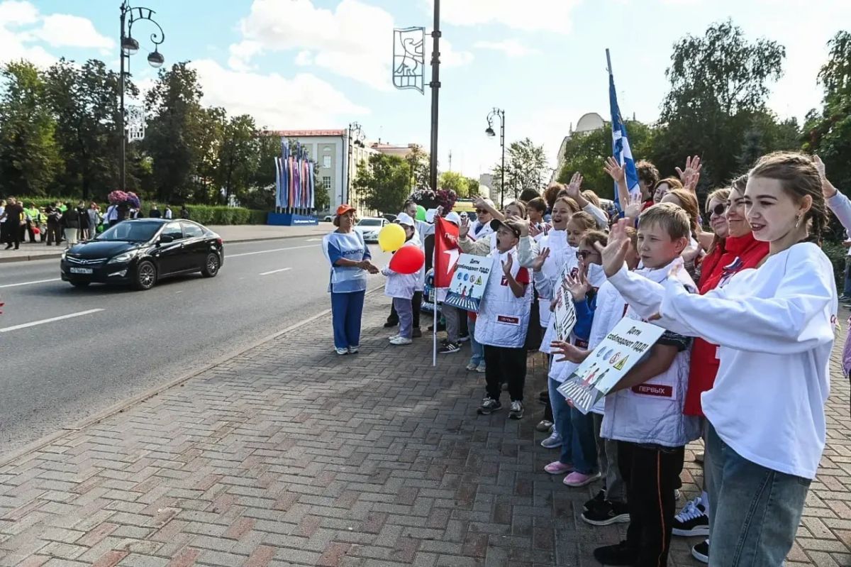 В Тюмени накануне нового учебного года прошла профилактическая акция «Дорога в школу» В Тюмени накануне нового учебного года прошла профилактическая акция «Дорога в школу»