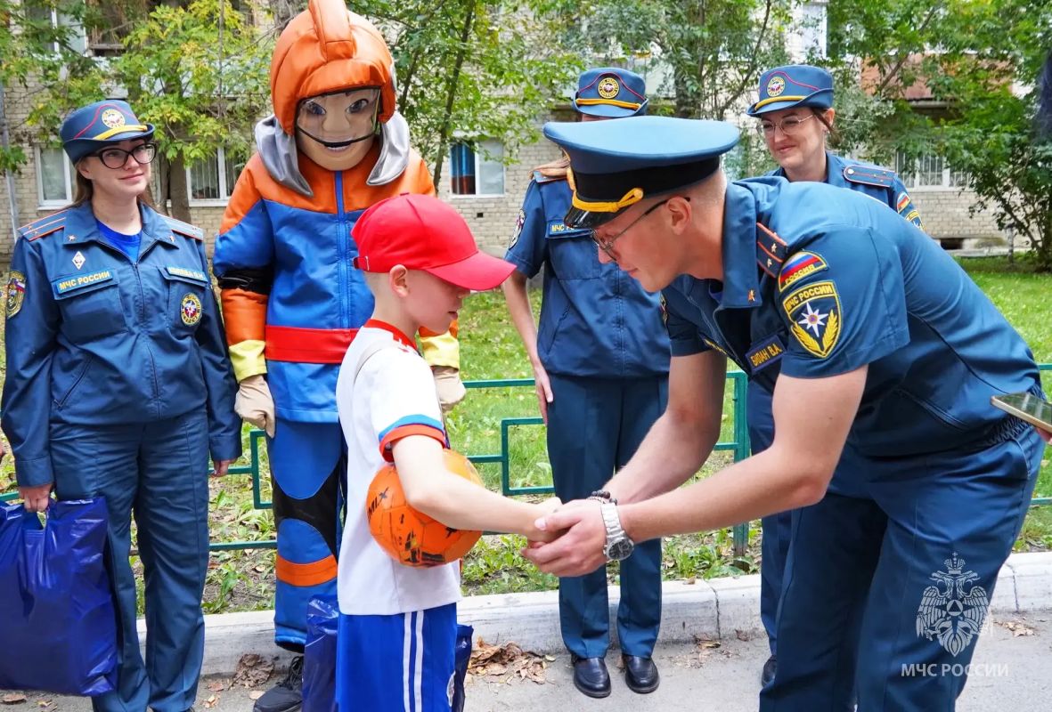 Подарить детям праздник к новому учебному году! Подарить детям праздник к новому учебному году!