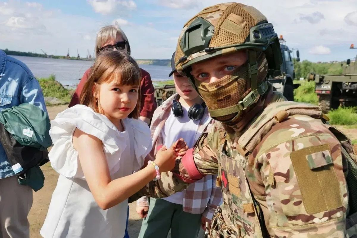 Друзья, лето завершается, оставляя в памяти не просто теплые дни, а время нашей общей гордости и единства Друзья, лето завершается, оставляя в памяти не просто теплые дни, а время нашей общей гордости и единства
