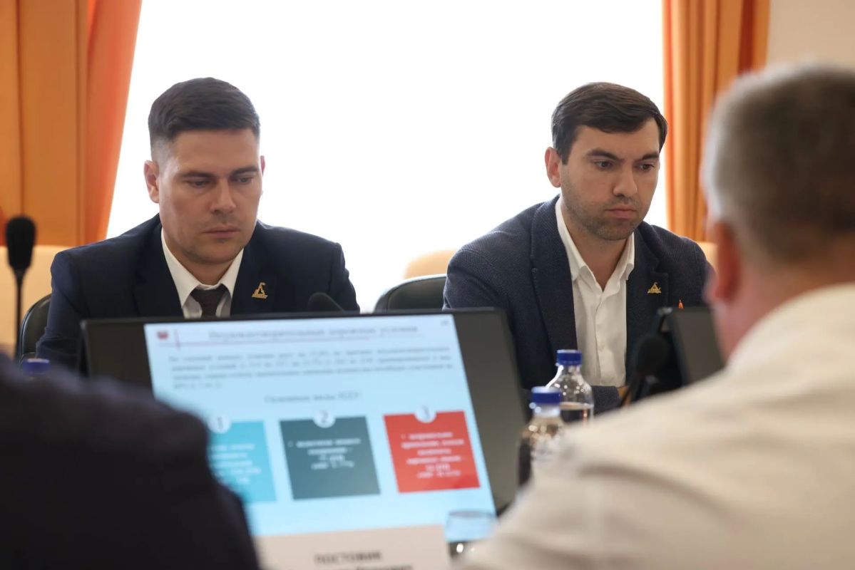 Максим Афанасьев: Провел заседание городской комиссии по безопасности дорожного движения, где обсудили снижение аварийности, а также готовность дорожной инфраструктуры к началу учебного года Максим Афанасьев: Провел заседание городской комиссии по безопасности дорожного движения, где обсудили снижение аварийности, а также готовность дорожной инфраструктуры к началу учебного года