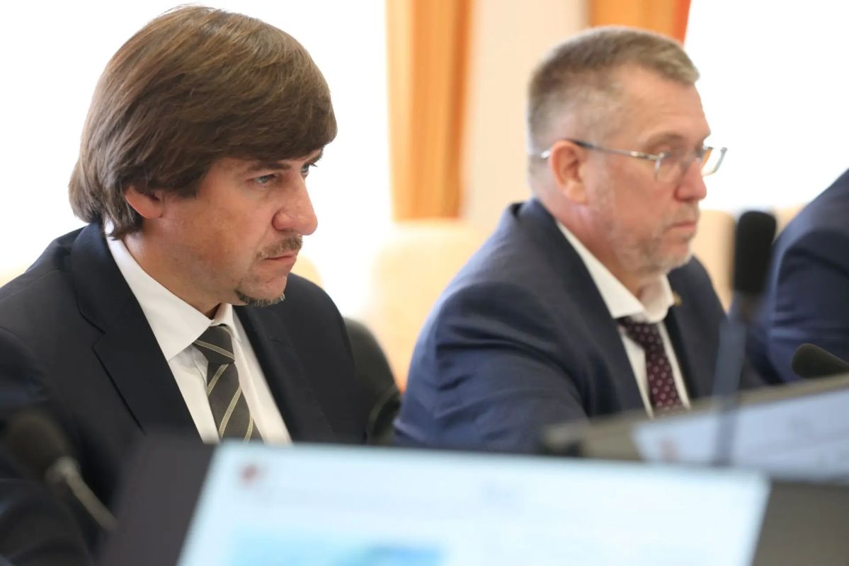 Максим Афанасьев: Провел заседание городской комиссии по безопасности дорожного движения, где обсудили снижение аварийности, а также готовность дорожной инфраструктуры к началу учебного года Максим Афанасьев: Провел заседание городской комиссии по безопасности дорожного движения, где обсудили снижение аварийности, а также готовность дорожной инфраструктуры к началу учебного года