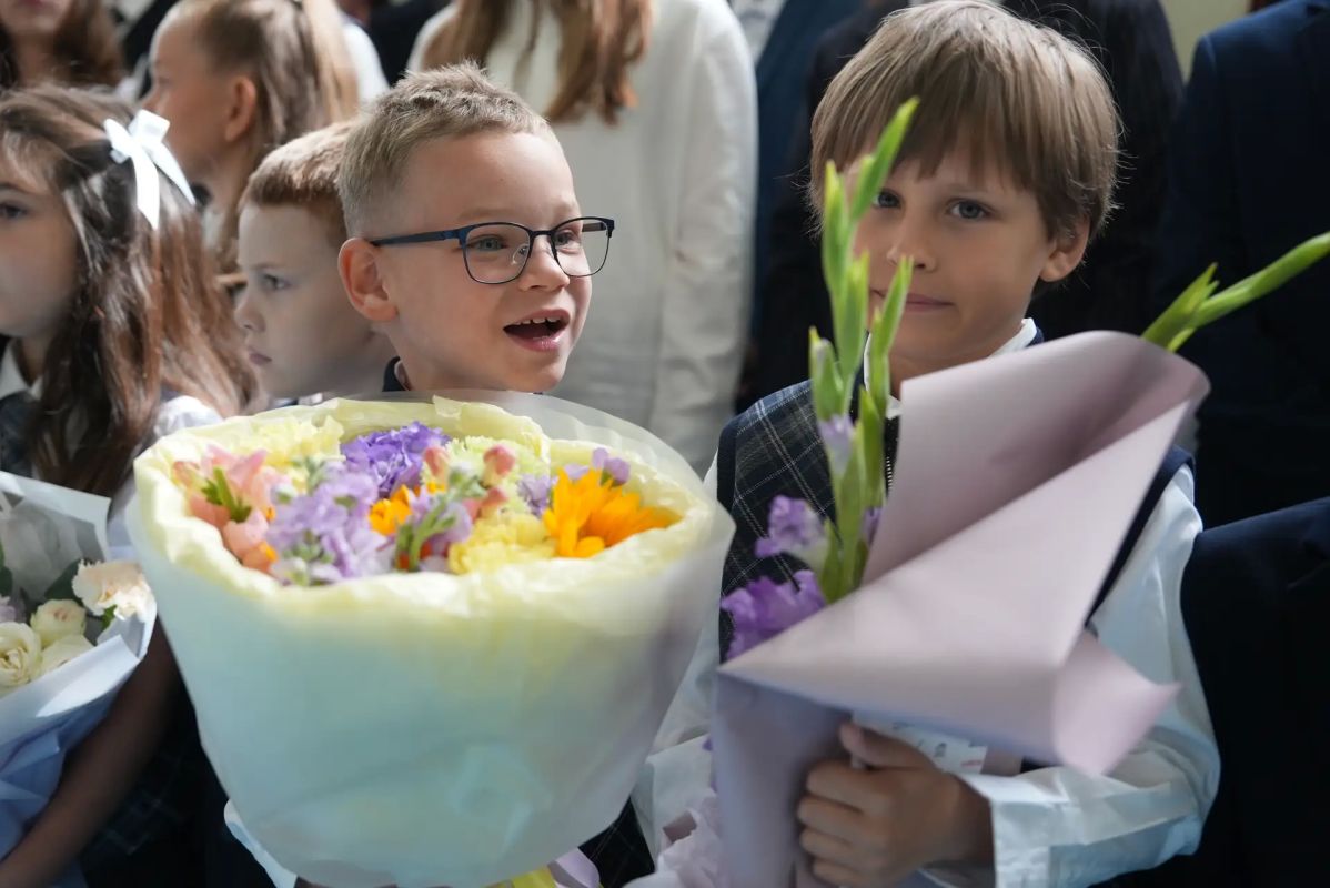 Встречаемся в школе. Почему сегодня Петя Встречаемся в школе. Почему сегодня Петя