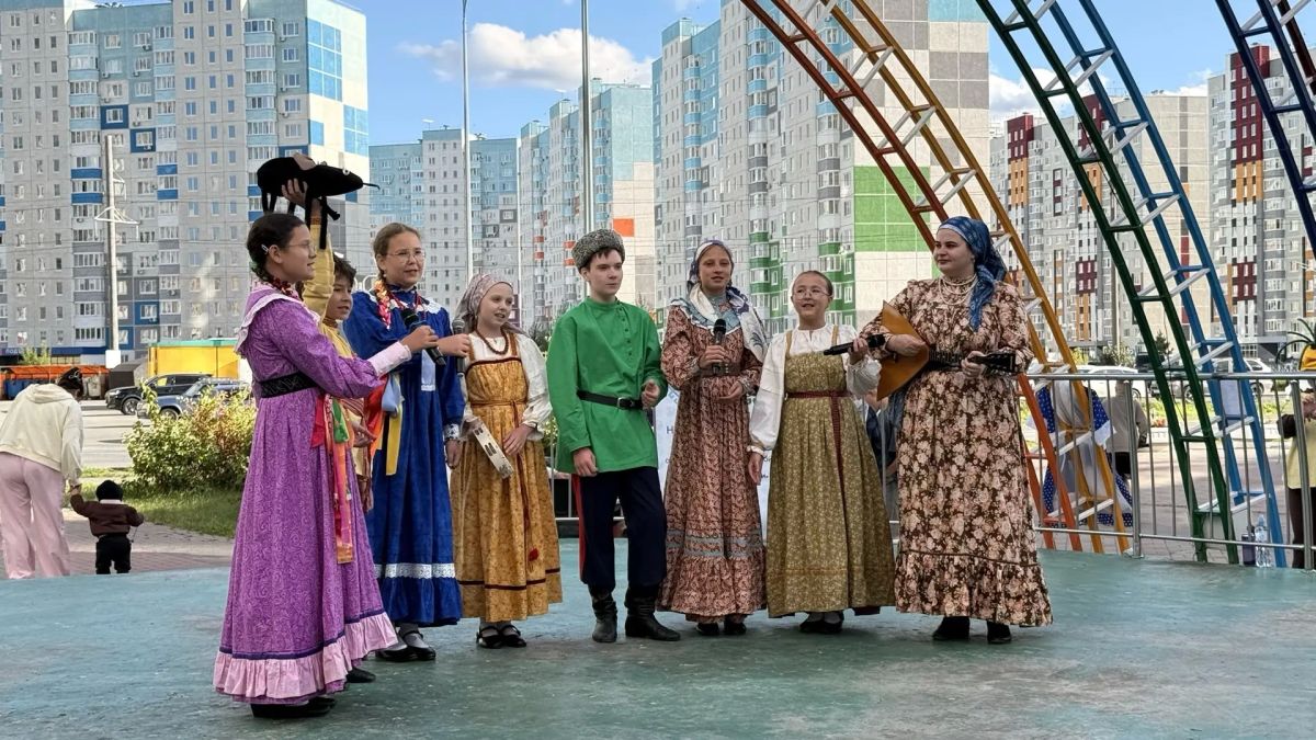 В Тюмени прошла игровая программа «Друзья встречаются» для детей В Тюмени прошла игровая программа «Друзья встречаются» для детей