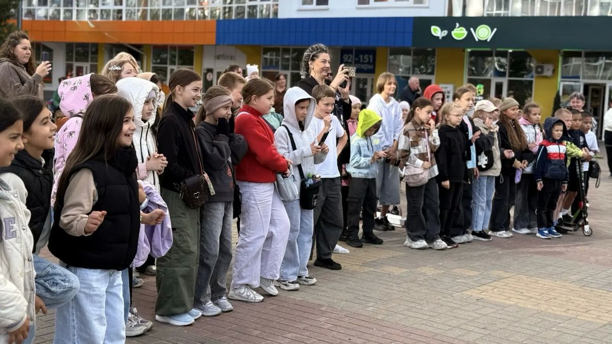 В Тюмени прошла игровая программа «Друзья встречаются» для детей В Тюмени прошла игровая программа «Друзья встречаются» для детей