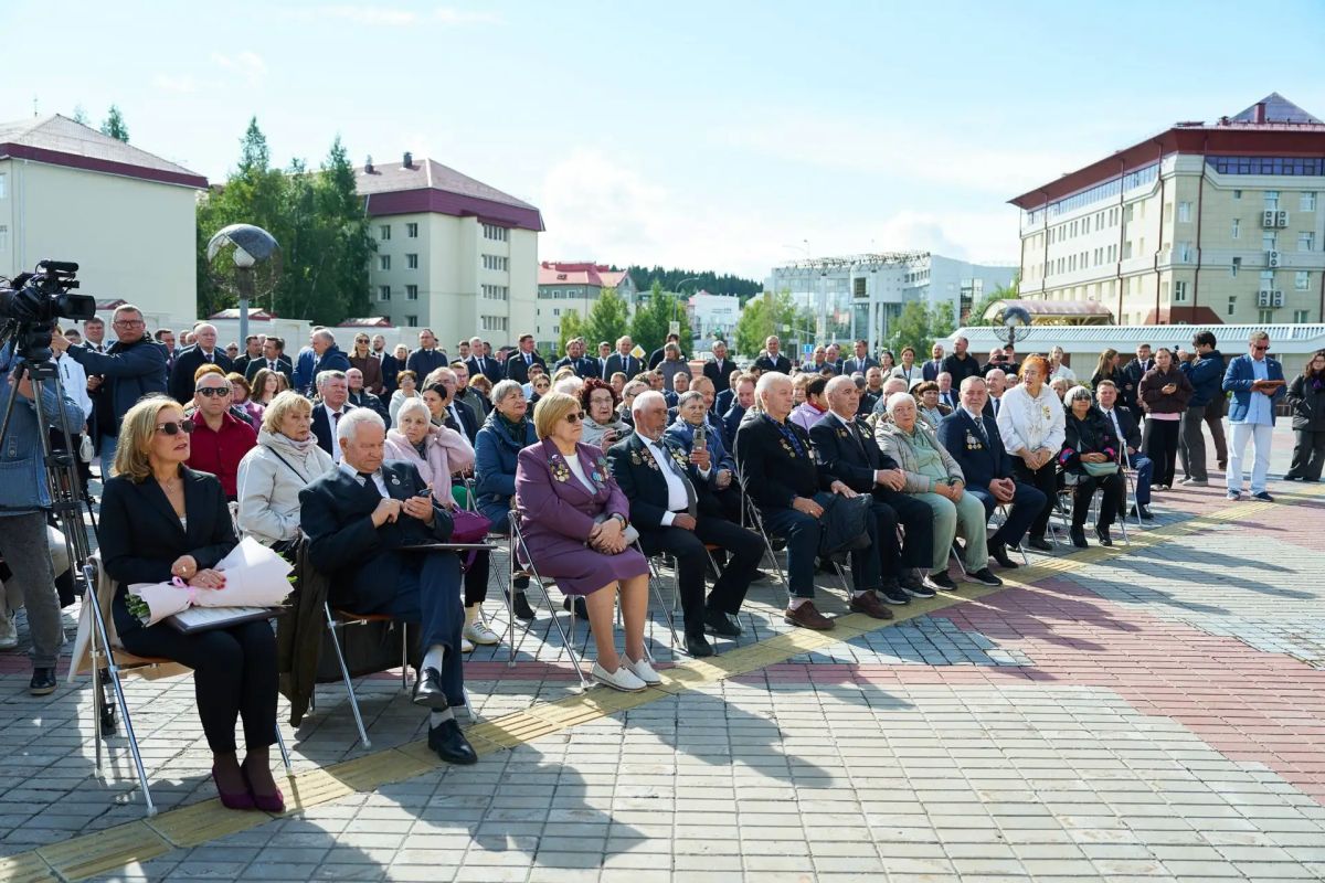 Руслан Кухарук: В Ханты-Мансийске зажглись новые «Звезды Югры» – символы признательности тем, кто оказал значительное влияние на становление и развитие энергетического комплекса Югры Руслан Кухарук: В Ханты-Мансийске зажглись новые «Звезды Югры» – символы признательности тем, кто оказал значительное влияние на становление и развитие энергетического комплекса Югры