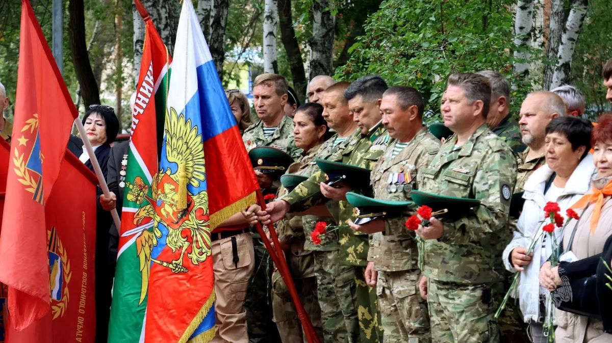 Победить зло общими силами! Победить зло общими силами!