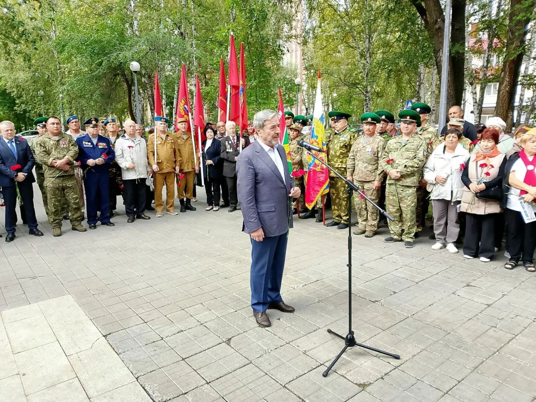 В Тюменской области почтили память жертв терроризма В Тюменской области почтили память жертв терроризма