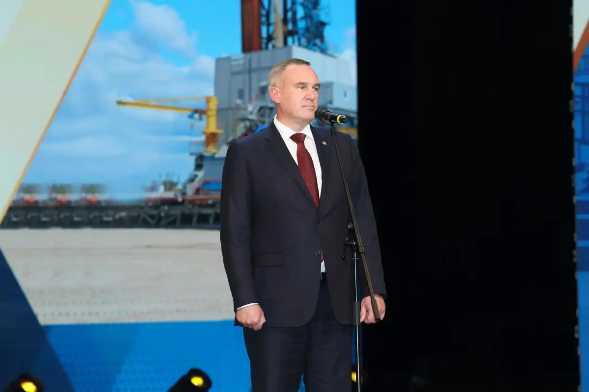 Александр Моор поздравил работников и ветеранов ПАО "Сургутнефтегаз" с профессиональным праздником Александр Моор поздравил работников и ветеранов ПАО "Сургутнефтегаз" с профессиональным праздником
