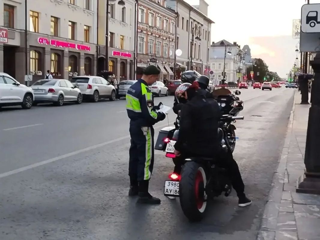 Мотовзвод ДПС патрулирует аварийные участки Тюмени Мотовзвод ДПС патрулирует аварийные участки Тюмени