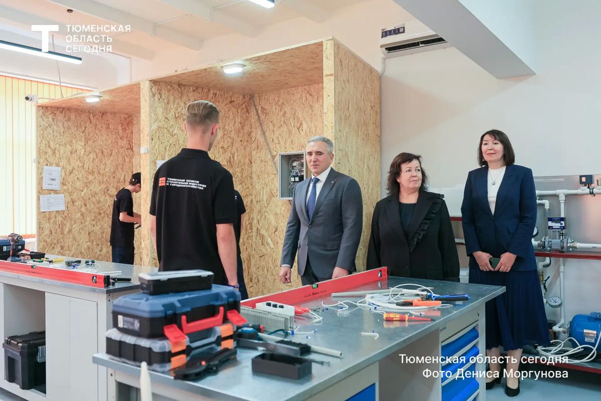 Александр Моор оценил новый кластер в тюменском техникуме Александр Моор оценил новый кластер в тюменском техникуме
