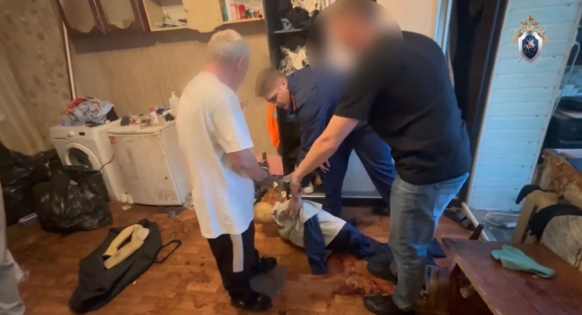 Появились кадры со следственных действий с обвиняемым в двойном убийстве на Лесобазе Появились кадры со следственных действий с обвиняемым в двойном убийстве на Лесобазе