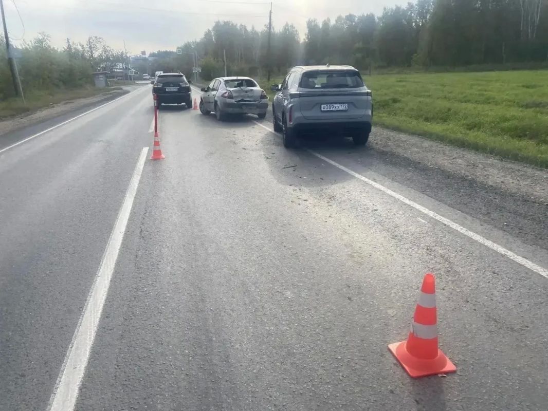 В Тюмени в аварии с тремя автомобилями пострадал годовалый ребенок В Тюмени в аварии с тремя автомобилями пострадал годовалый ребенок