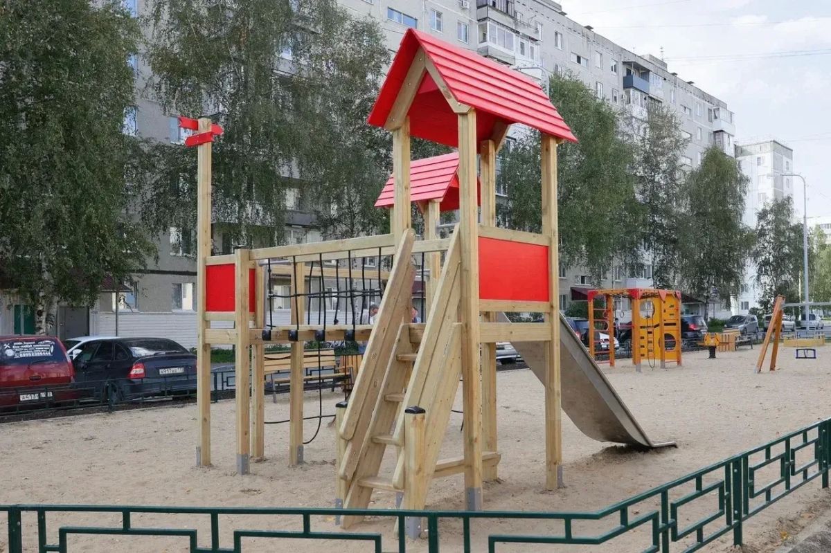 Провёл рабочий выезд на объекты ремонта тепловых сетей и благоустройства Провёл рабочий выезд на объекты ремонта тепловых сетей и благоустройства
