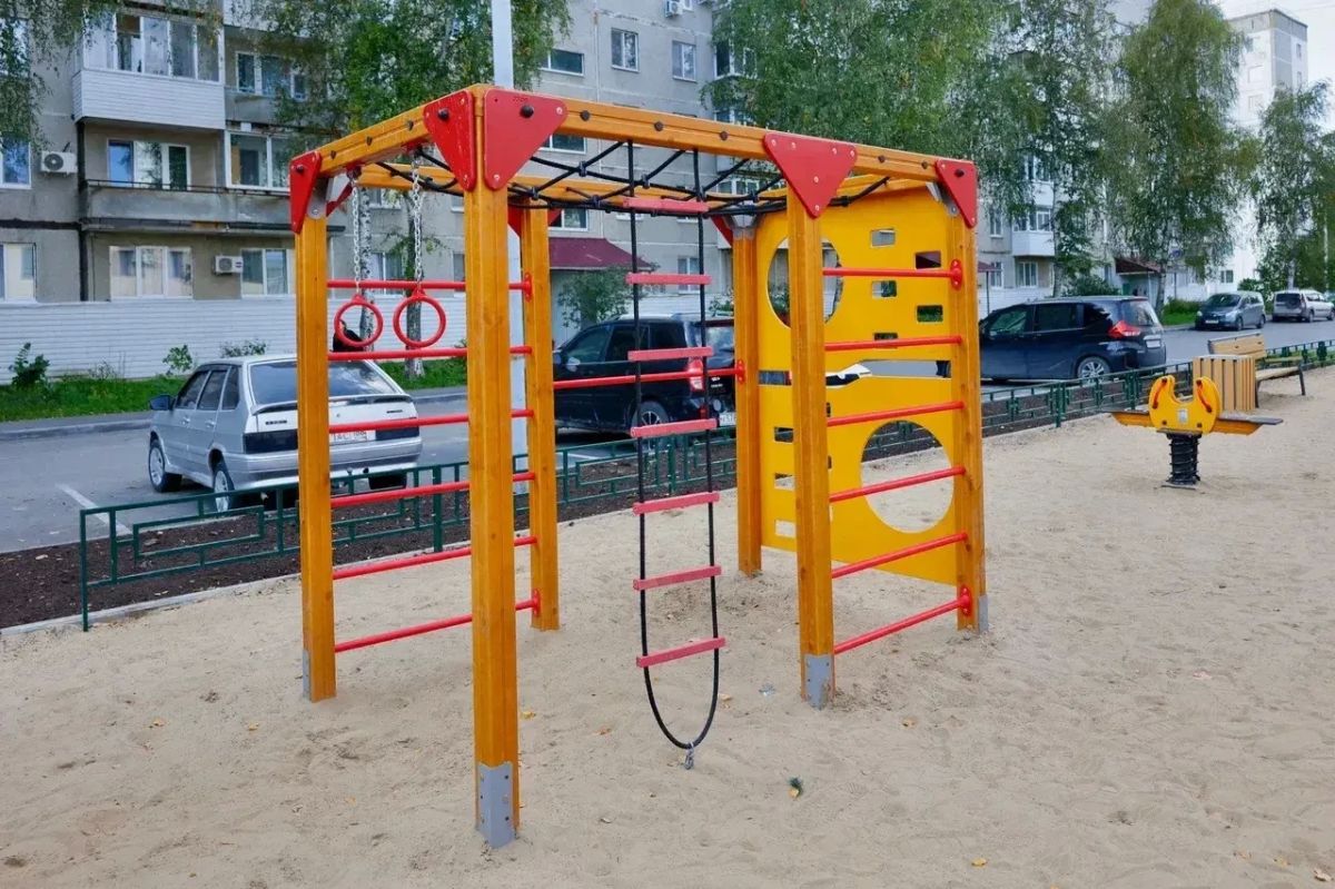 Провёл рабочий выезд на объекты ремонта тепловых сетей и благоустройства Провёл рабочий выезд на объекты ремонта тепловых сетей и благоустройства
