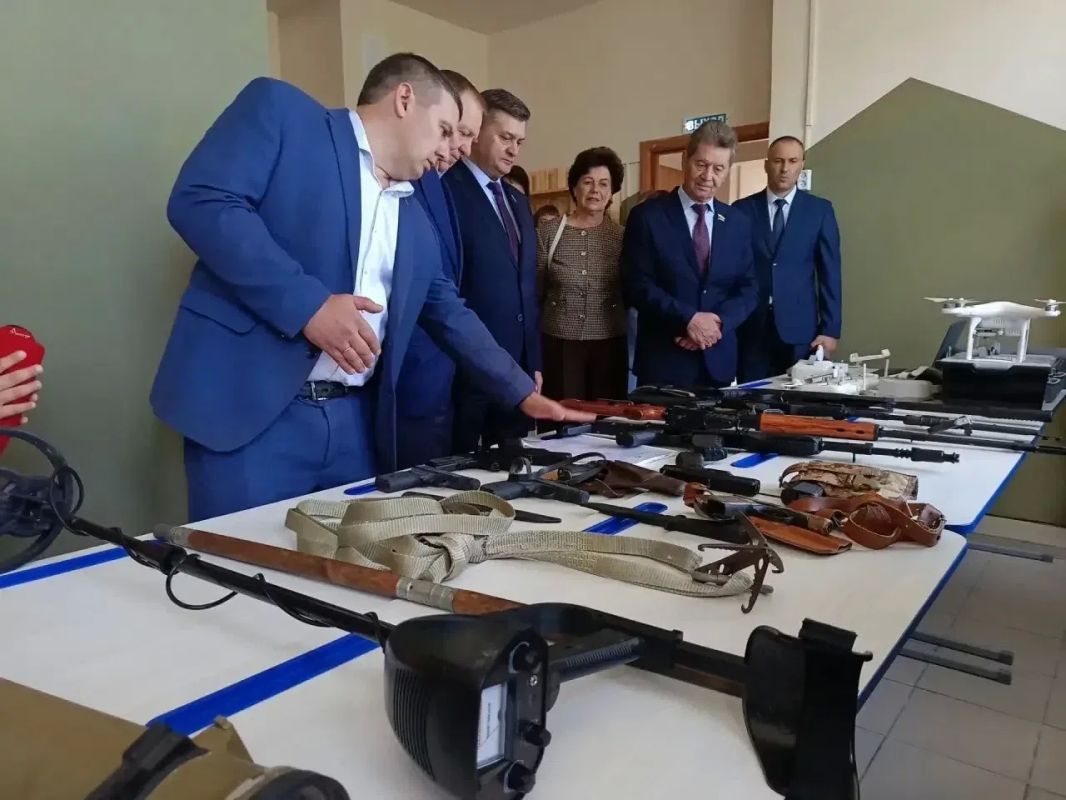 В Упоровском округе открыли класс военно-патриотического воспитания В Упоровском округе открыли класс военно-патриотического воспитания