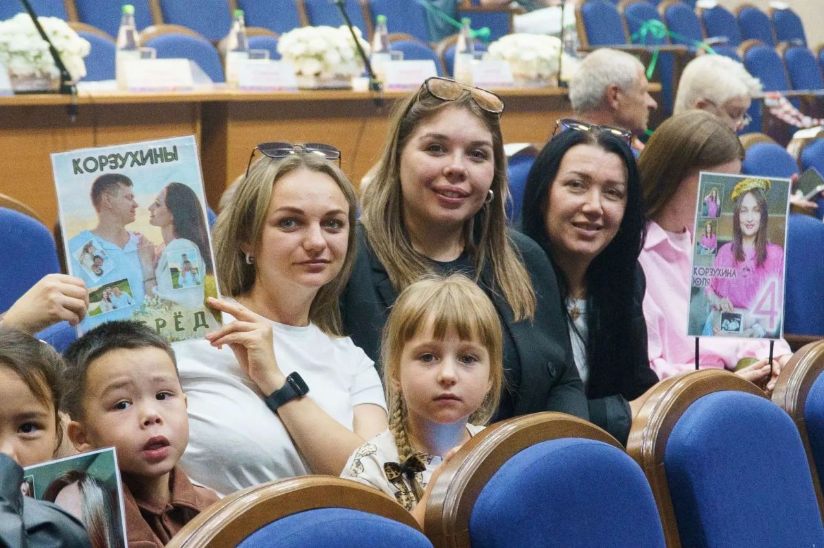 Прекрасные будущие мамы. Девушки Тюмени и Тюменского округа, которые ожидают ребенка, участвовали в финале первого Фестиваля будущих мам Прекрасные будущие мамы. Девушки Тюмени и Тюменского округа, которые ожидают ребенка, участвовали в финале первого Фестиваля будущих мам