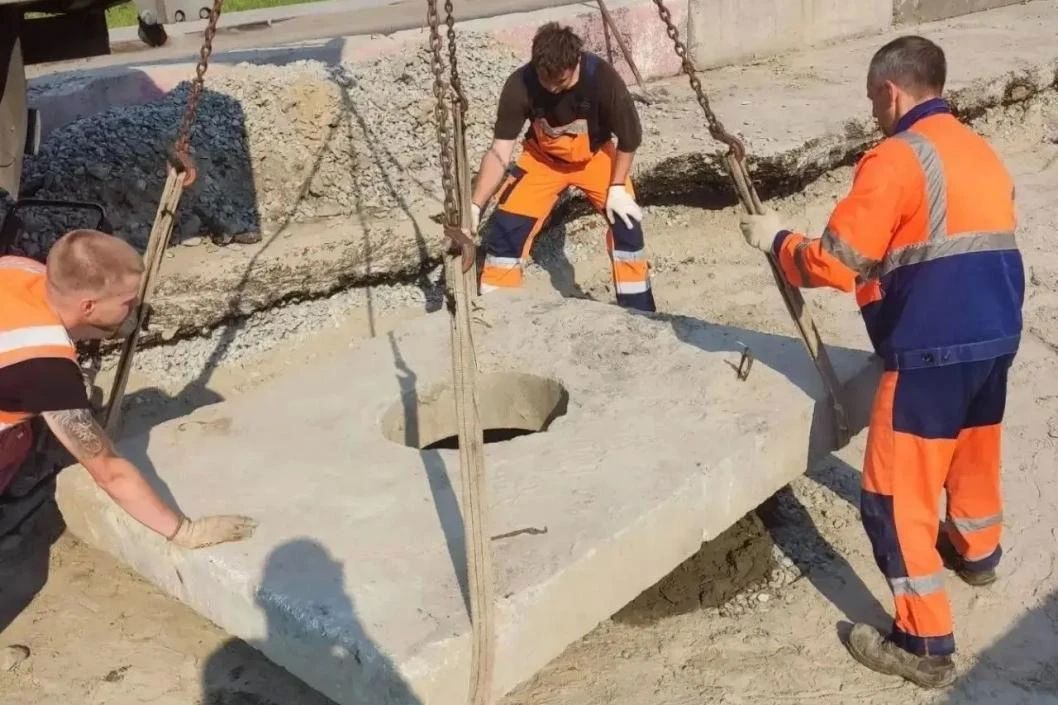 На Мельникайте в Тюмени восстановили ливневую канализацию На Мельникайте в Тюмени восстановили ливневую канализацию