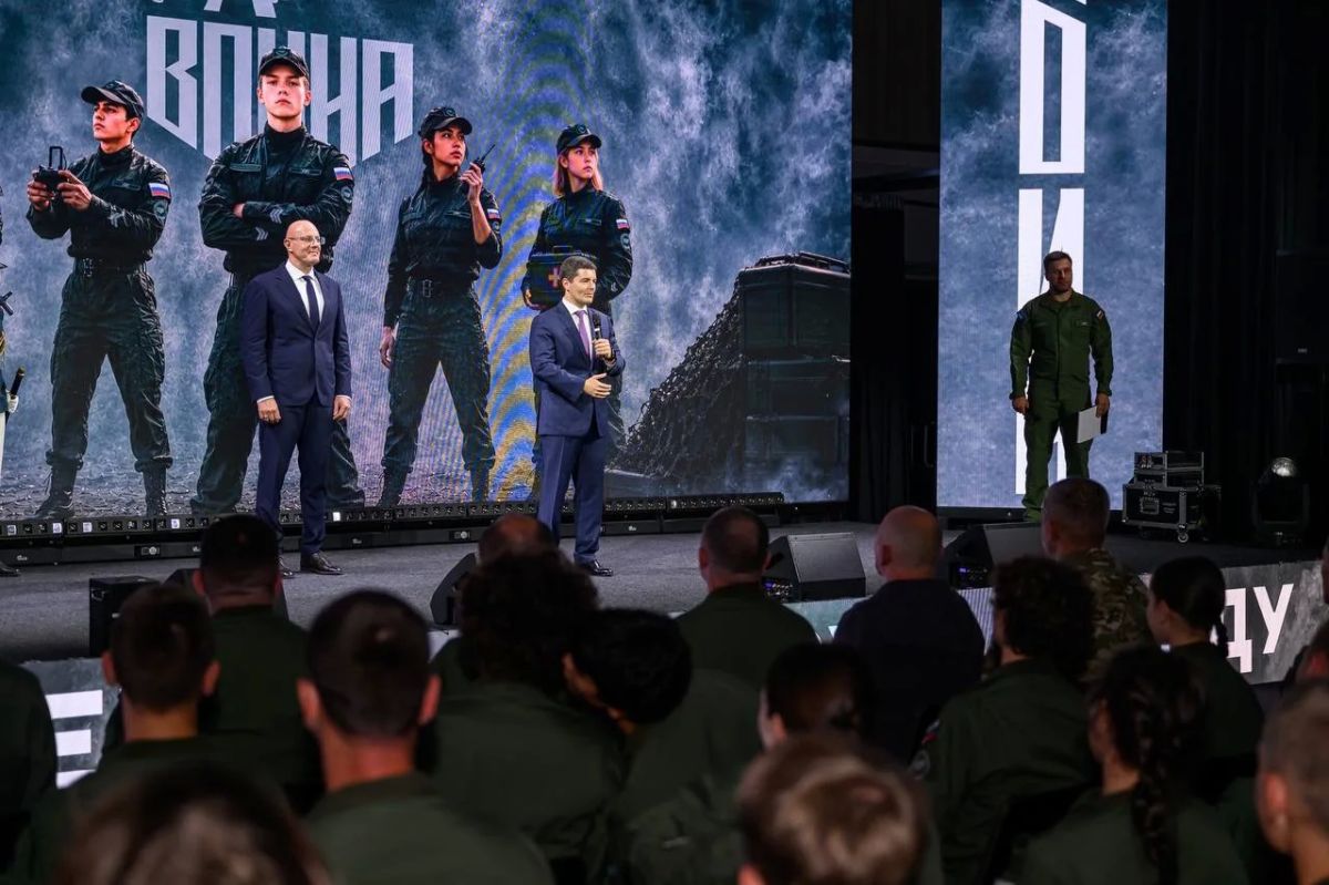 Дмитрий Чернышенко и глава ЯНАО Дмитрий Артюхов оценили образовательную и молодежную инфраструктуру ЯНАО Дмитрий Чернышенко и глава ЯНАО Дмитрий Артюхов оценили образовательную и молодежную инфраструктуру ЯНАО