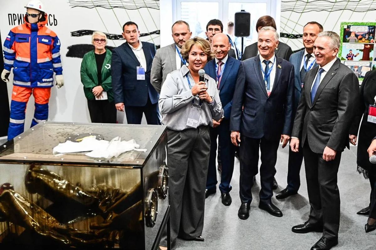 Передовые разработки для нефтегазовой отрасли показали губернатору на TNF EXPO Передовые разработки для нефтегазовой отрасли показали губернатору на TNF EXPO