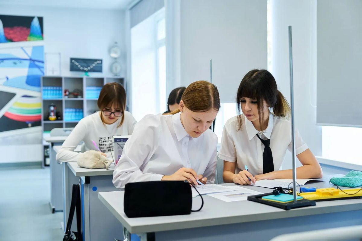Руслан Кухарук: С главой Советского района Евгением Ивановичем Буренковым, командой Правительства Югры и депутатами в ходе рабочей поездки проинспектировали ключевые объекты социальноинфраструктурного развития территории Руслан Кухарук: С главой Советского района Евгением Ивановичем Буренковым, командой Правительства Югры и депутатами в ходе рабочей поездки проинспектировали ключевые объекты социальноинфраструктурного развития территории