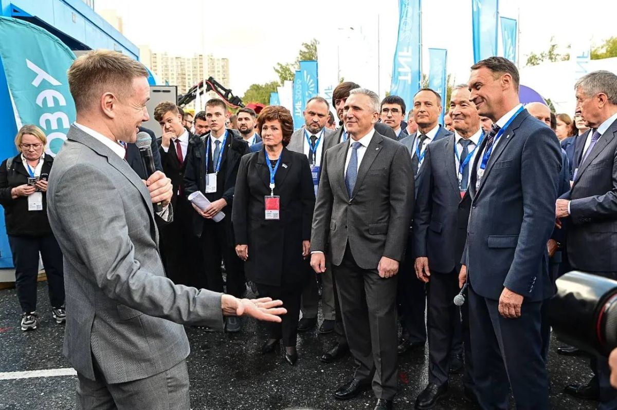 Передовые разработки для нефтегазовой отрасли показали губернатору на TNF EXPO