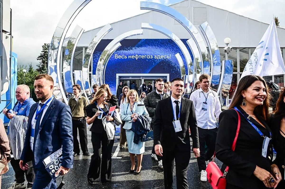 Передовые разработки для нефтегазовой отрасли показали губернатору на TNF EXPO Передовые разработки для нефтегазовой отрасли показали губернатору на TNF EXPO
