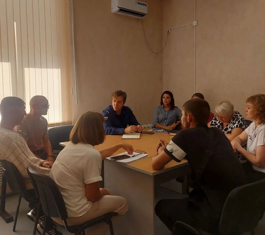 Прокурор Упоровского района Дмитрий Софьин совместно с представителями социальных учреждений провел встречу с участниками СВО и членами их семей, проживающими на поднадзорной территории