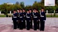 Ученики кадетского класса МВД Байкаловской школы возложили цветы к памятникам на площади Победы, чтобы почтить память героев Великой Отечественной войны и специальной военной операции