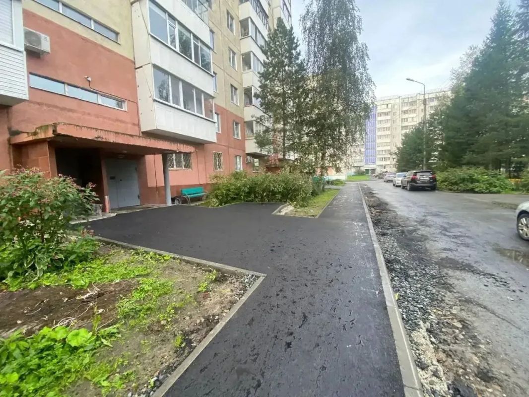 В Тобольске обновили около 8 км дорог и тротуаров В Тобольске обновили около 8 км дорог и тротуаров